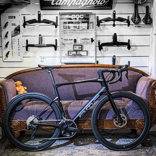 BMC Roadmachine 105 Di2 + Carbon wielset