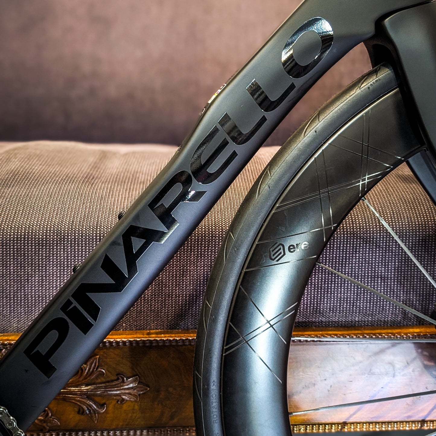 Pinarello F9 - Custom Build - Ultegra Di2/ ERE - maat 56