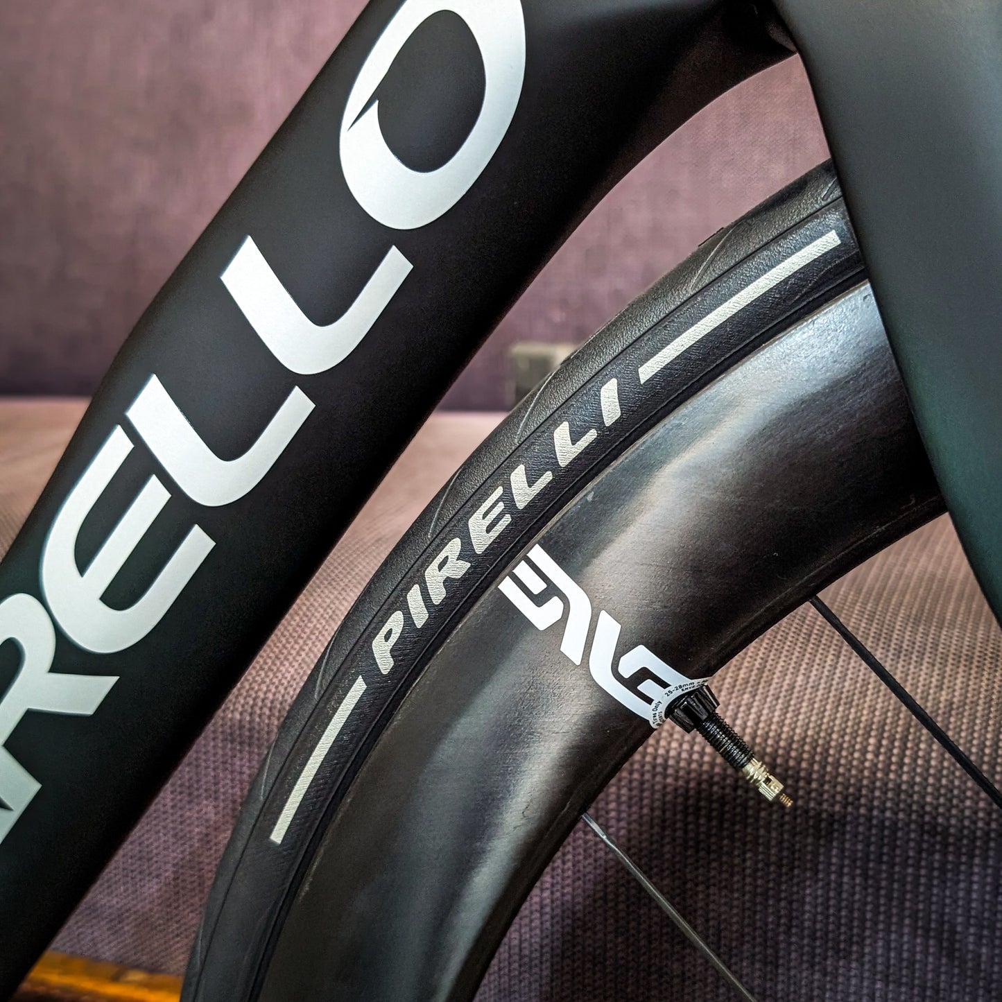 Pinarello F9 - Custom Build - Ultegra Di2/ ENVE - maat 54.5