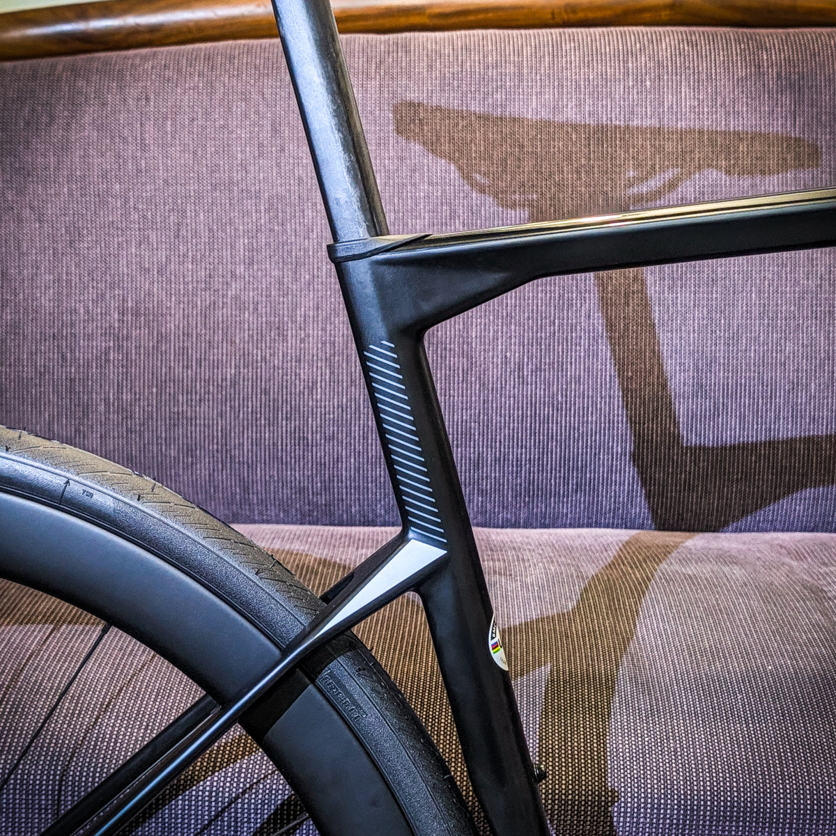 BMC Roadmachine 105 Di2 + Carbon wielset